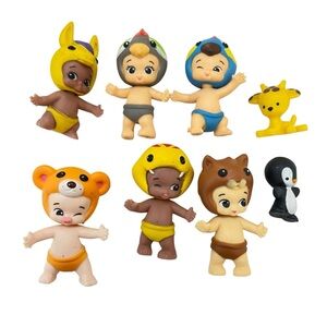 Twozies Collectable Mini Figures Lot of 8